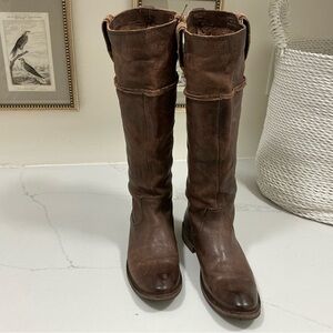 Hippie style Frye boots